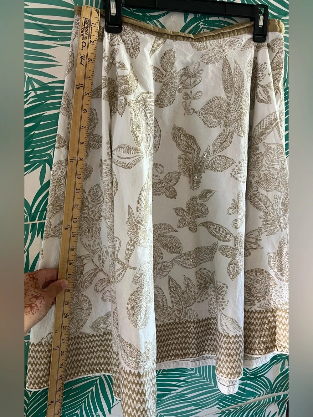 Lemon Grass Cotton midi white skirt w/ floral tan pattern and sequins. Sz 10p - Picture 3 of 8
